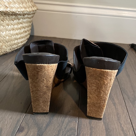 Vince Camuto 8.5 Wedged Heels EUC - Picture 4 of 8